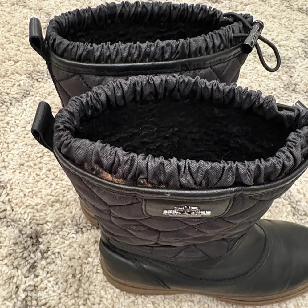 LOW START Coach Women's Black Leather and Nylon Quilted Winter Boots GUC - Picture 4 of 6